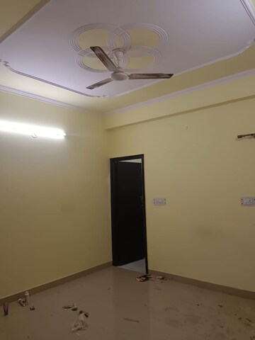 Room in 3 BHK Builder Floor at Sector 39 – for Rent
