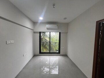 Room in 2 BHK Apartment at Roha Vatika, Kurla East – for Rent