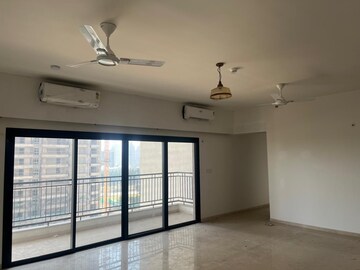 Room in 4 BHK Builder Floor at Sushant Lok 2, Sector 57 – for Rent