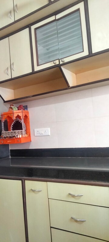 Furnished Amenities in 2 BHK Apartment at Gokul Nagari 1, Kandivali East – for Rent