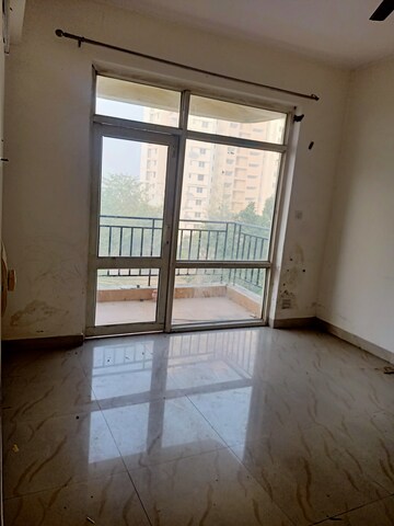 Room in 2 BHK Apartment at Sector 78 – for Rent