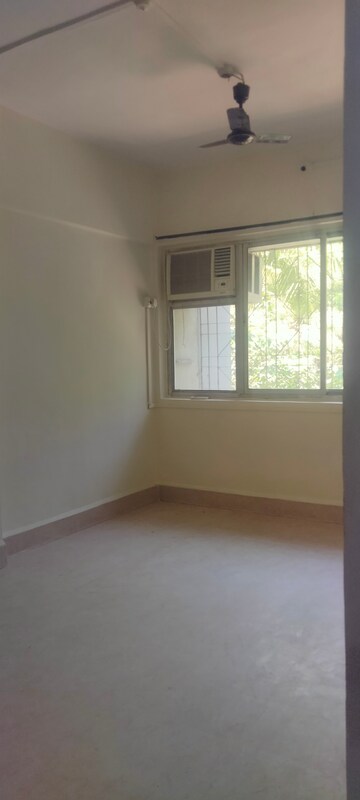 Room in 2 BHK Apartment at Tower 1B Dheeraj Enclave Chs Ltd, Borivali East – for Rent