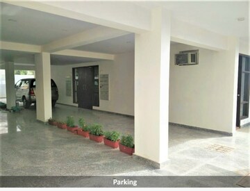 Parking in 2 BHK Builder Floor at Sector 43 – for Rent