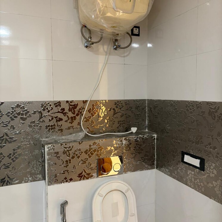 Bathroom, dlf-pink-town-house 4 Bedroom 3600 Sq.Ft. Builder Floor In Dlf City Phase 3 Gurgaon 8396387