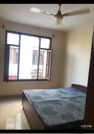 Room in 2 BHK Builder Floor at Penta Homes, Vip Road – for Sale