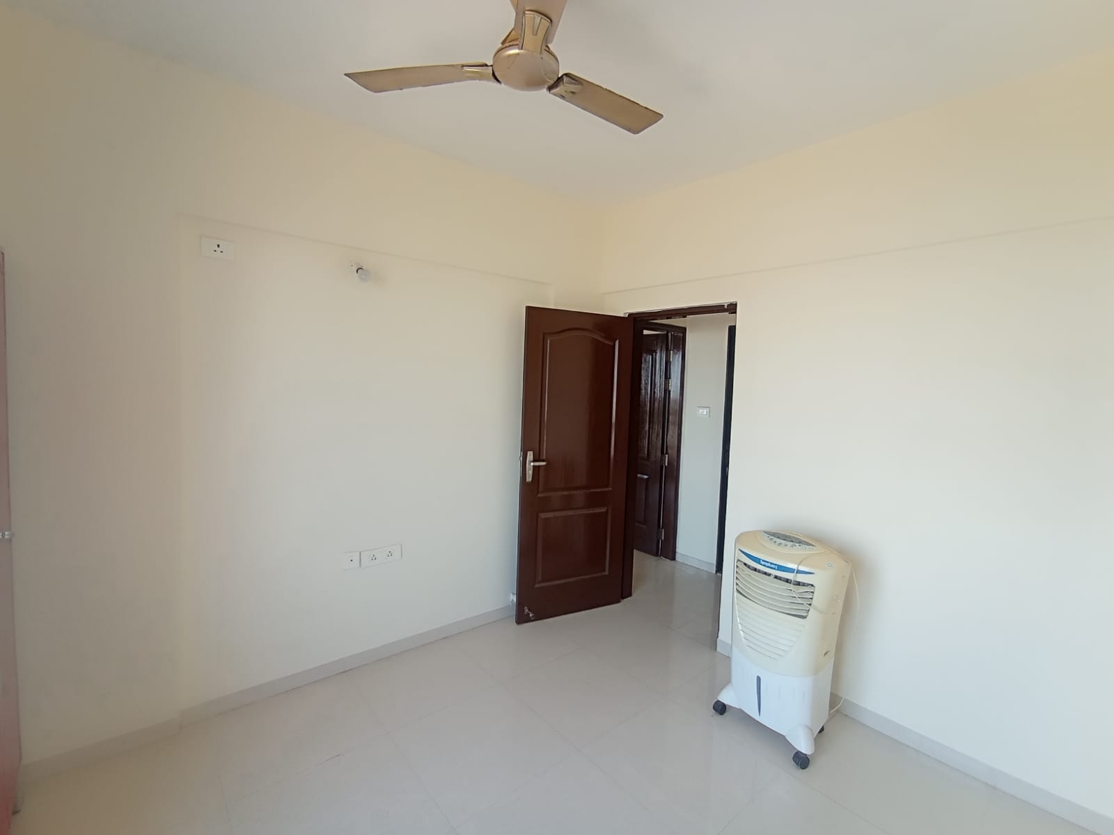 2 BHK + Servant Room 560 Sq.Ft. Apartment in Nyati Elan