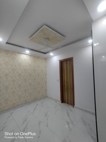 Room in 2 BHK Apartment at Halivali – for Rent