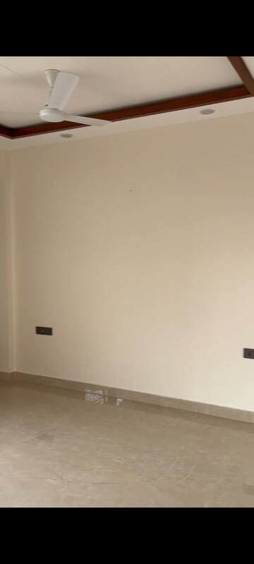 Room in 4 BHK Builder Floor at Sector 85 – for Sale