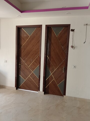 Furnished Amenities in 3.5 BHK Independent House at Sector 82 – for Rent