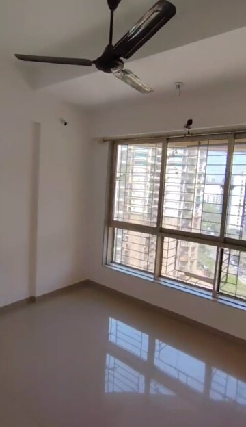Room in 2 BHK Apartment at Nahar Laurel and Lilac, Chandivali – for Rent