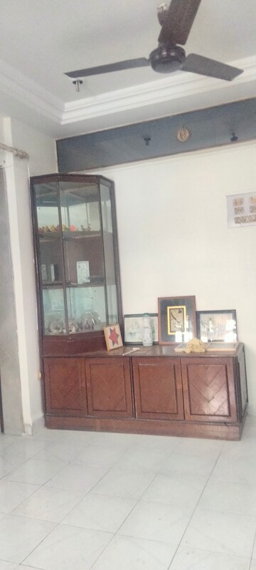 Furnished Amenities in 2 BHK Apartment at Gokul Nagari 1, Kandivali East – for Rent