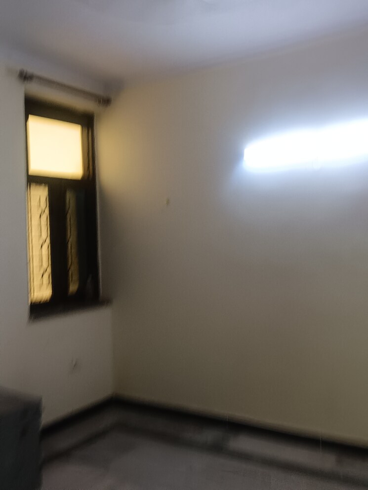 Room, sector 82 6+ Bedroom 2002 Sq.Ft. Independent House In Sector 82 Noida 8396665