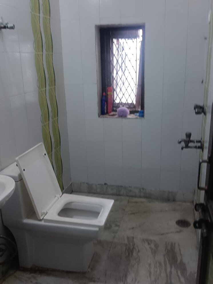 Bathroom, sector 82 6+ Bedroom 2002 Sq.Ft. Independent House In Sector 82 Noida 8396665