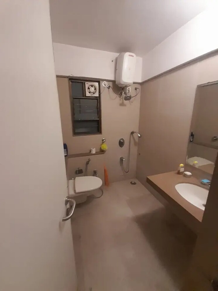 Bathroom, kool-homes-solitaire-i 3 Bedroom 1550 Sq.Ft. Apartment In Kondhwa Pune 8396688