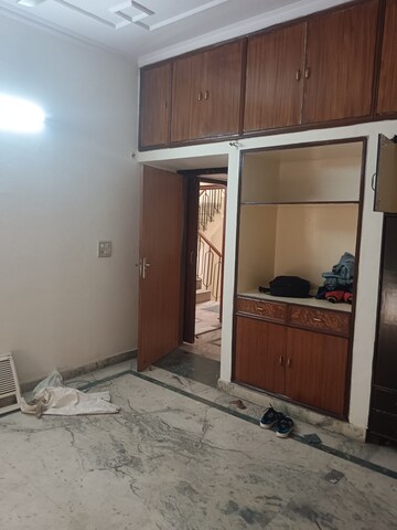 Room in 2.5 BHK Independent House at Sector 82 – for Rent