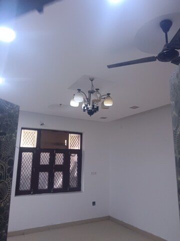 Furnished Amenities in 2.5 BHK Independent House at Sector 82 – for Rent
