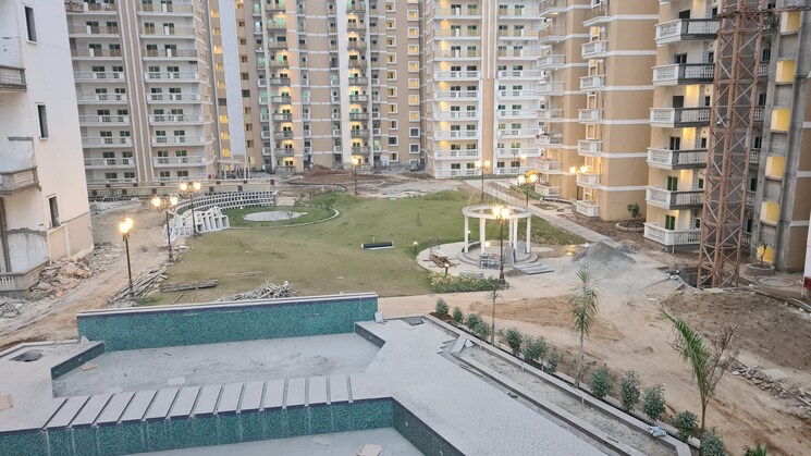Swimming Pool, migsun-vilaasa 2 Bedroom 860 Sq.Ft. Apartment In Eta Ii Greater Noida Greater Noida 8396764