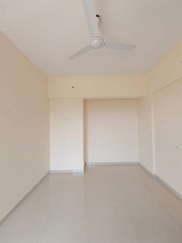 Room in 2 BHK Apartment at Vihang Valley Phase 2, Kasarvadavali – for Rent