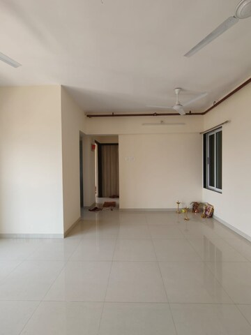 Room in 2 BHK Apartment at Vihang Valley Phase 2, Kasarvadavali – for Rent