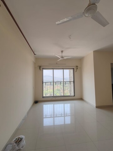 Room in 2 BHK Apartment at Vihang Valley Phase 2, Kasarvadavali – for Rent