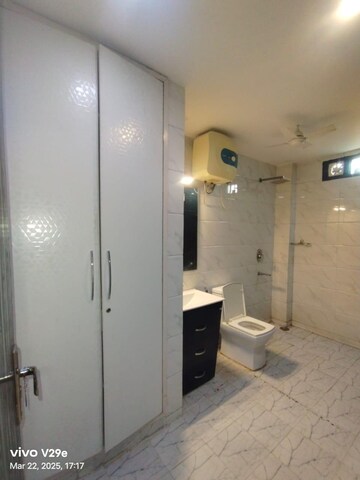 Bathroom in 3 BHK Apartment at Sector 57 – for Rent