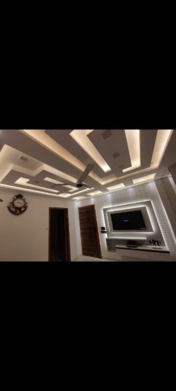 Room in 3 BHK Builder Floor at Puri Kohinoor, Sector 89 – for Rent