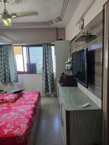 Bedroom in 2 BHK Apartment at Hiranandani Gardens, Powai – for Rent