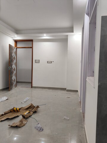 Building Lobby in 1 RK Builder Floor at Sarita Vihar – for Rent