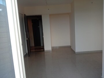 Room in 2 BHK Apartment at Mohan Willows, Badlapur East – for Rent