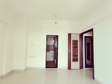 Room in 2 BHK Apartment at Kalwa – for Sale