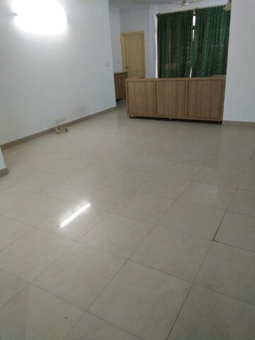 Room in 4 BHK Apartment at SJR Redwoods, Sarjapur Road – for Sale