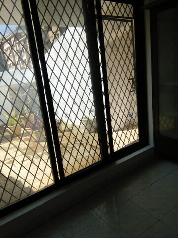 Room in 4 BHK Apartment at SJR Redwoods, Sarjapur Road – for Sale