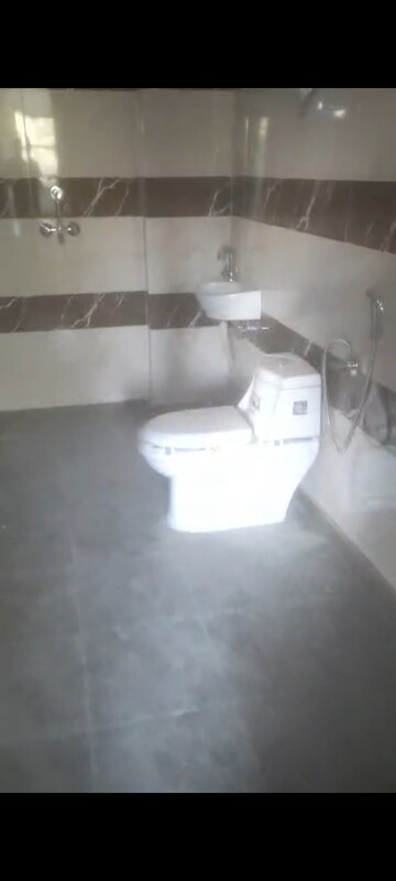 Bathroom in 1 RK Builder Floor at RWA Residential Society Sector 46, Sector 46 – for Rent