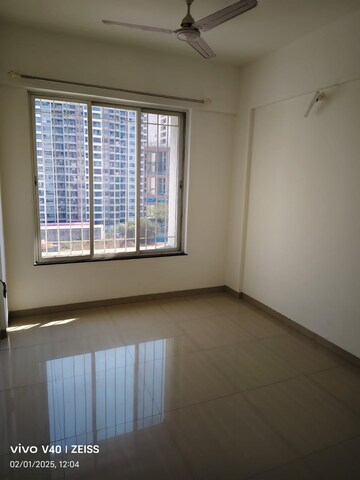 Room in 3 BHK Apartment at Pharande Puneville, Tathawade – for Rent