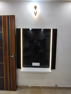 Room in 1 BHK Builder Floor at Uttam Nagar – for Sale