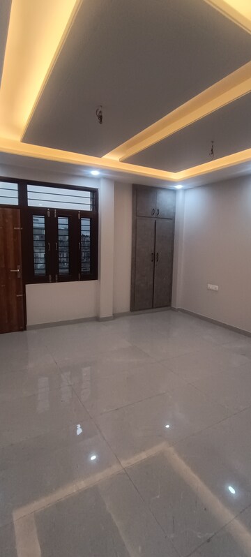 Room in 3 BHK Villa at Mansarovar Extension – for Sale