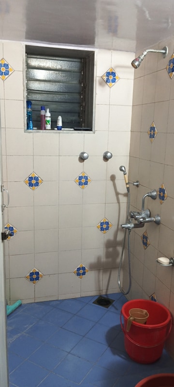 Furnished Amenities in 1 BHK Apartment at Lic Colony – for Rent