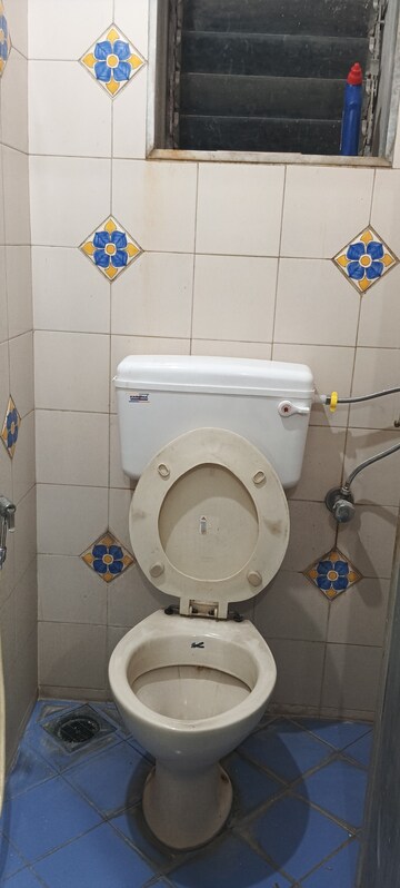 Bathroom in 1 BHK Apartment at Lic Colony – for Rent