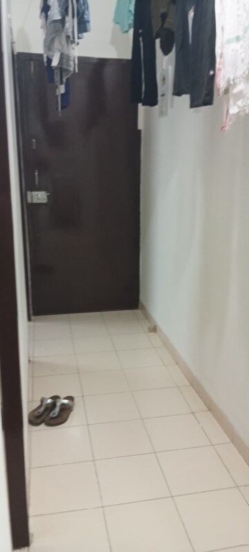Furnished Amenities in 1 BHK Apartment at Lic Colony – for Rent