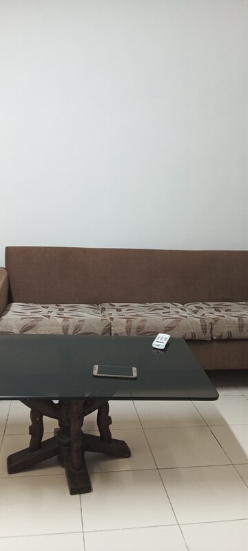Furnished Amenities in 1 BHK Apartment at Lic Colony – for Rent