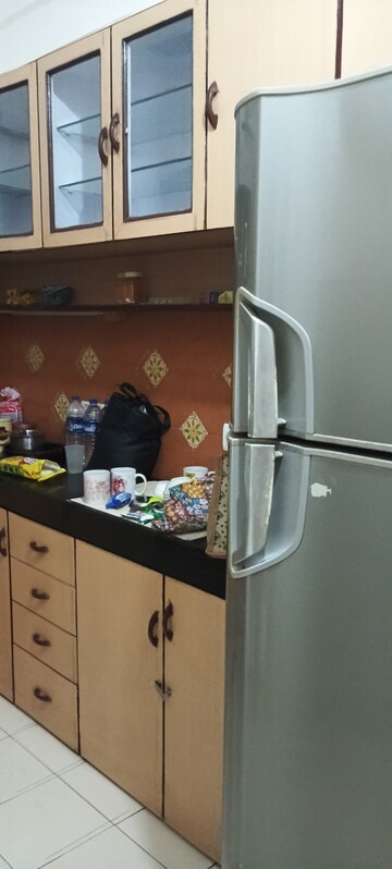 Furnished Amenities in 1 BHK Apartment at Lic Colony – for Rent