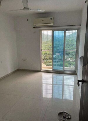 Room in 2 BHK Apartment at Rosa Bella, Ghodbunder Road – for Sale