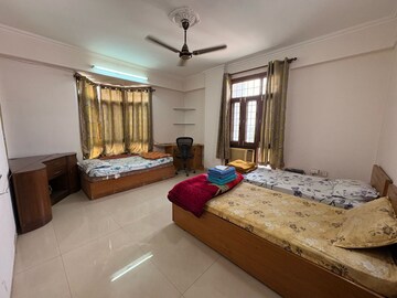 Bedroom in 3 BHK Apartment at Gomti Nagar – for Rent