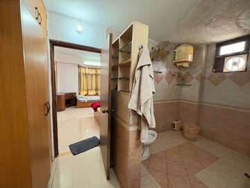 Bathroom in 3 BHK Apartment at Gomti Nagar – for Rent