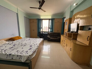 Bedroom in 3 BHK Apartment at Gomti Nagar – for Rent