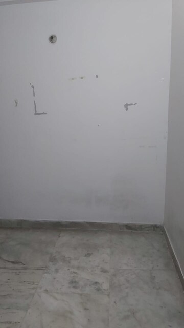 Room in 1 RK Builder Floor at Mayur Vihar – for Rent