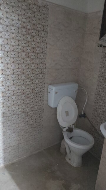 Bathroom in 1 RK Builder Floor at Mayur Vihar – for Rent