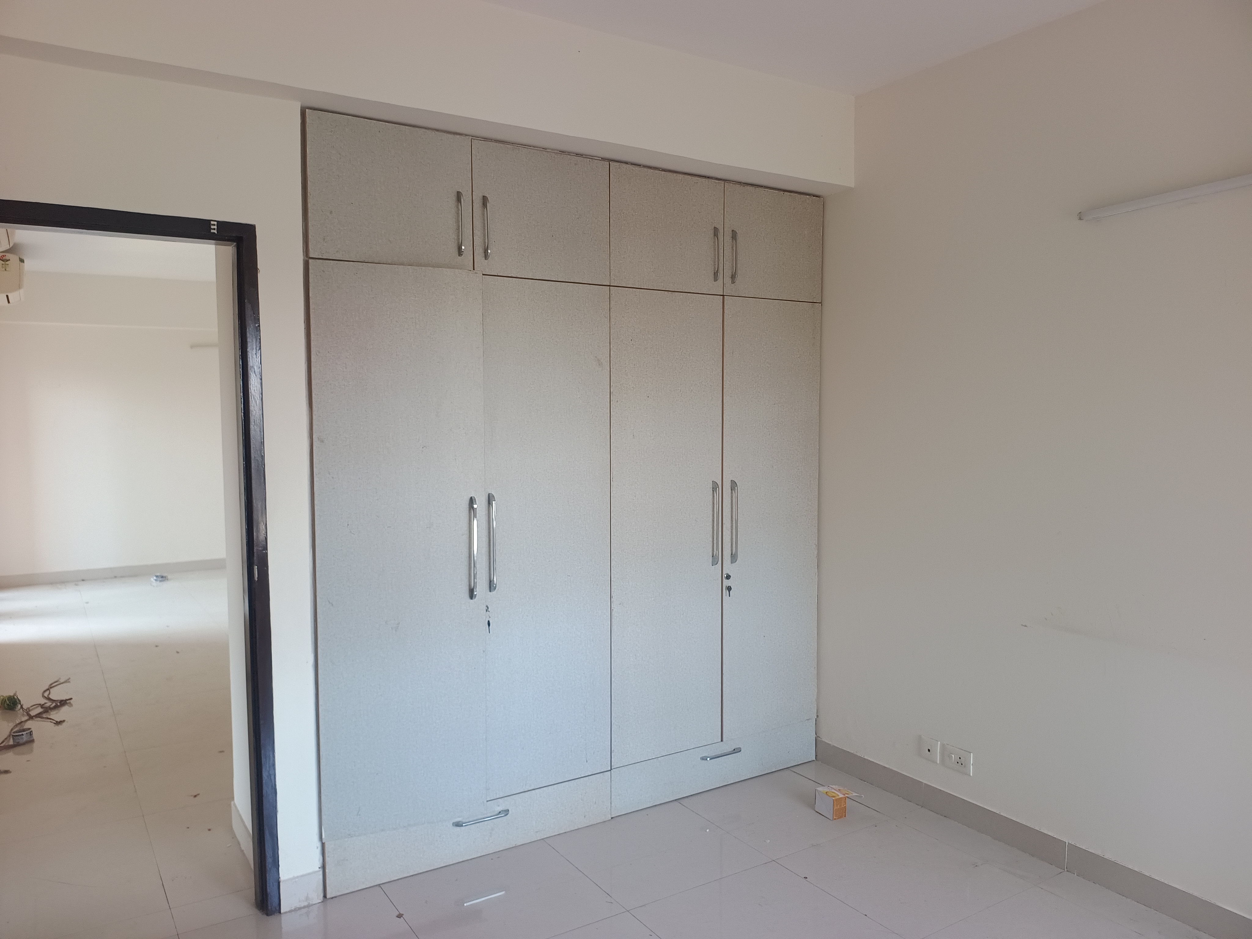 3.5 BHK + Servant Room 1889 Sq.Ft. Apartment in Adani Oyster Greens