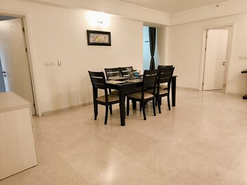 Room in 3 BHK Apartment at DLF Park Place, Sector 54 – for Rent