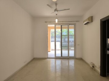 Room in 4 BHK Apartment at Emaar The Palm Springs, Sector 54 – for Rent